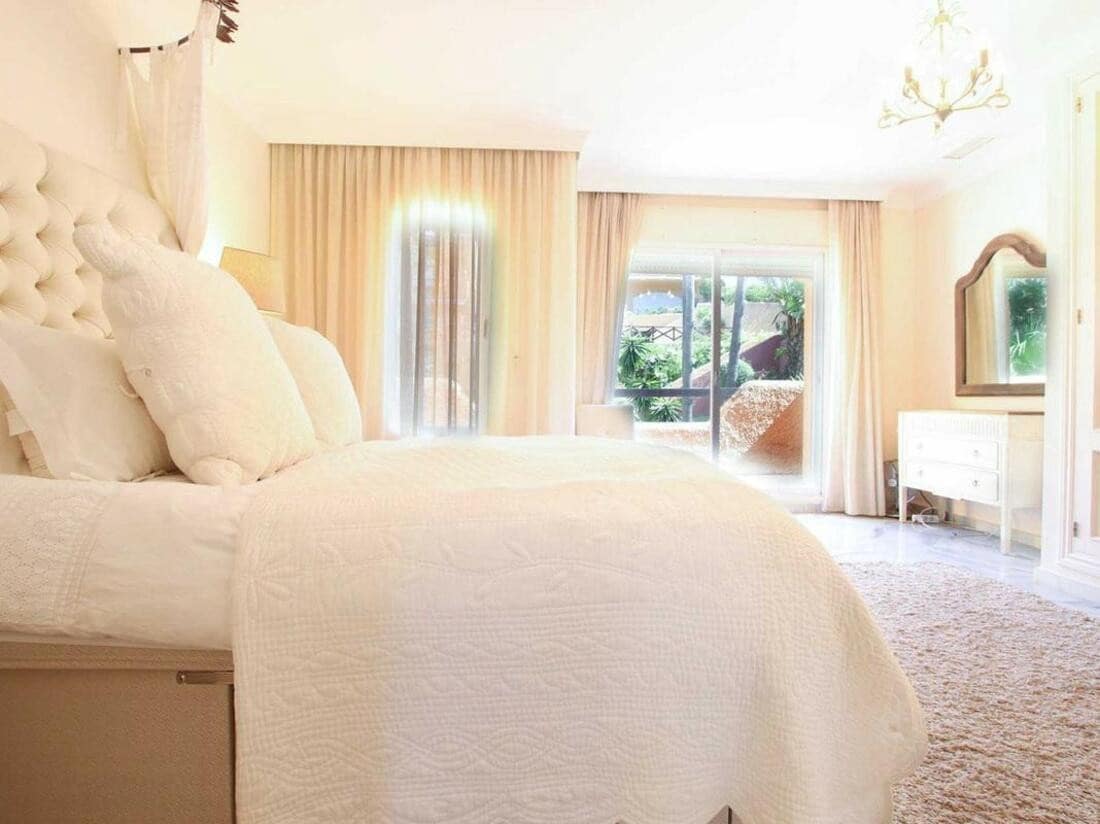 3 bedroom Townhouse for sale in Marbella with pool - € 630,000 (Ref: 8101598)