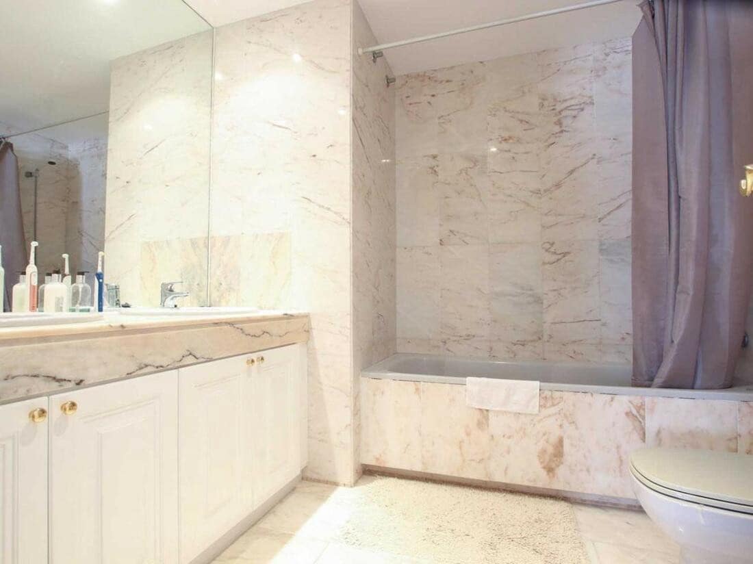 3 bedroom Townhouse for sale in Marbella with pool - € 630,000 (Ref: 8101598)