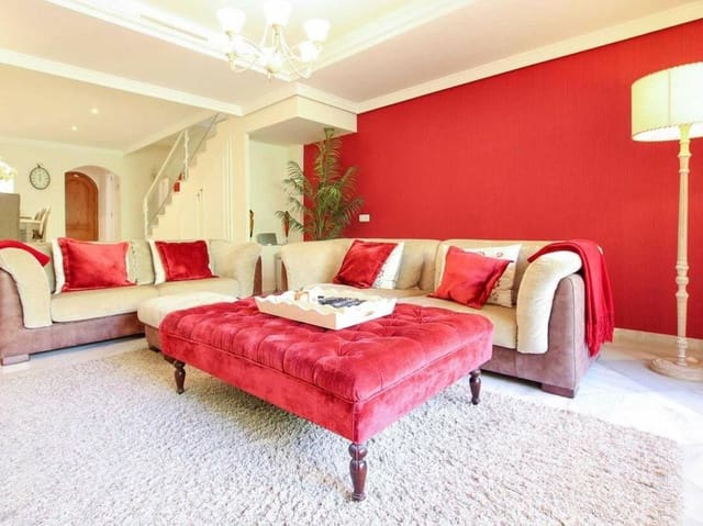 3 soveværelse Byhus til salg i Los Naranjos, Marbella med swimmingpool - € 630.000 (Ref: 8101598)