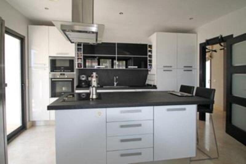 5 slaapkamer Villa te huur in Golden Mile met zwembad garage - € 14.000 (Ref: 8103865)