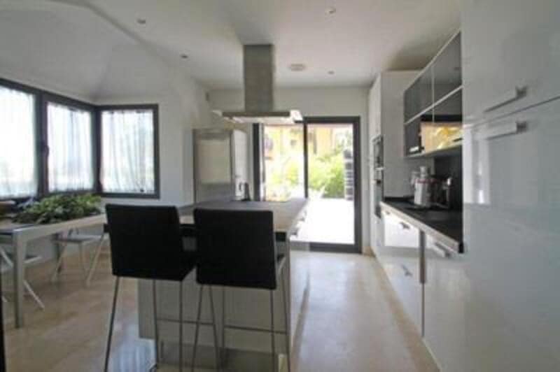 5 slaapkamer Villa te huur in Golden Mile met zwembad garage - € 14.000 (Ref: 8103865)