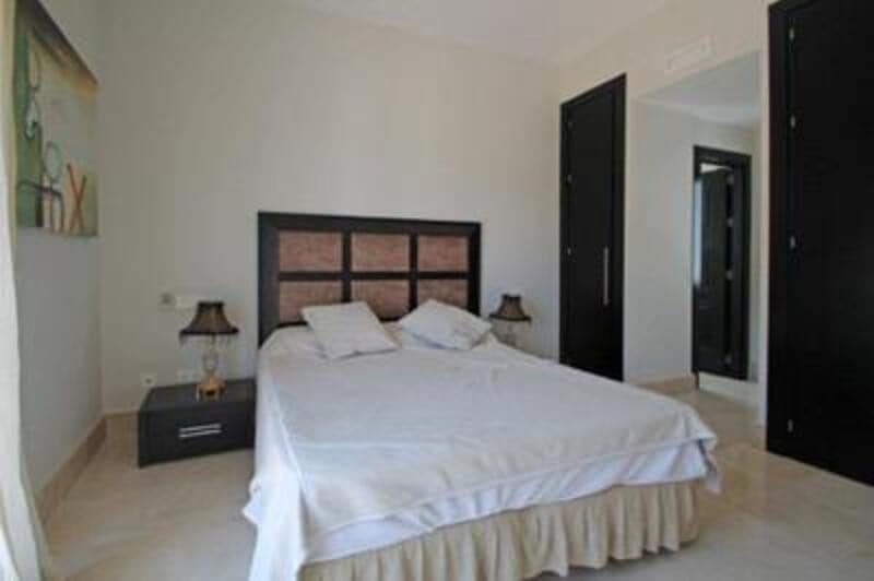 5 slaapkamer Villa te huur in Golden Mile met zwembad garage - € 14.000 (Ref: 8103865)