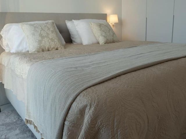 3 soverom Penthouse til salgs i Nueva Atalaya, Estepona med svømmebasseng garasje - € 1 050 000 (Ref: 8114379)