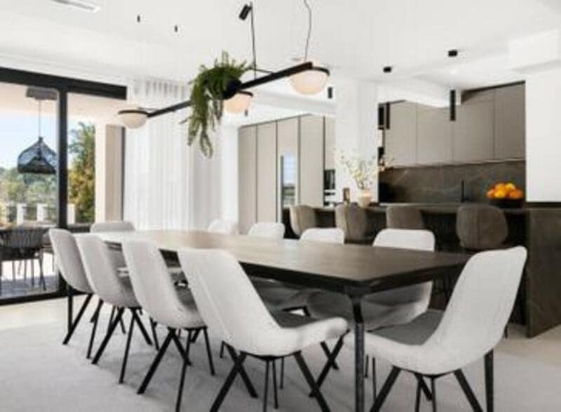 5 slaapkamer Villa voor vakantieverhuur in Nueva Andalucia met zwembad garage - € 15.000 (Ref: 8117302)