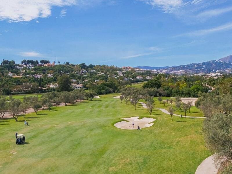 5 bedroom Villa for holiday rental in Nueva Andalucia with pool garage - € 15,000 (Ref: 8117302)