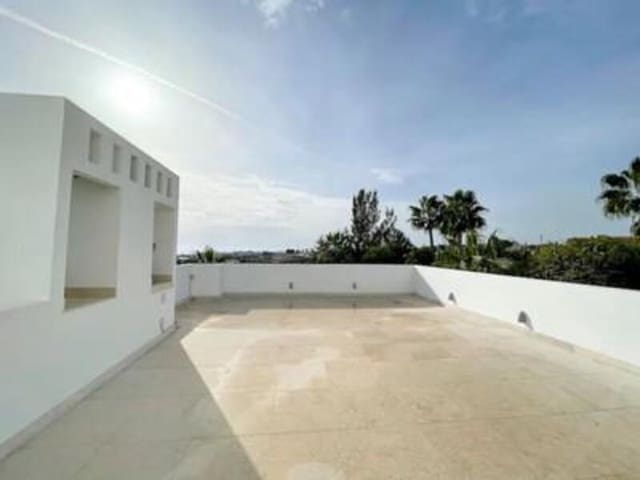 5 Zimmer Villa zu verkaufen in El Paraiso, Estepona mit Pool Garage - 3.650.000 € (Ref: 8126020)