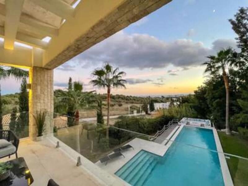 5 soveværelse Villa til salg i El Paraiso med swimmingpool garage - € 3.650.000 (Ref: 8126020)