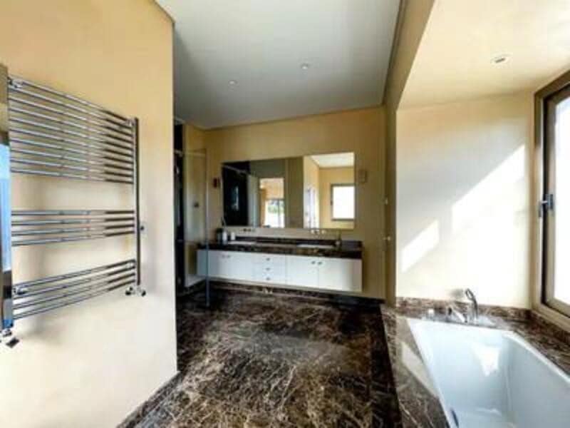 5 soveværelse Villa til salg i El Paraiso med swimmingpool garage - € 3.650.000 (Ref: 8126020)