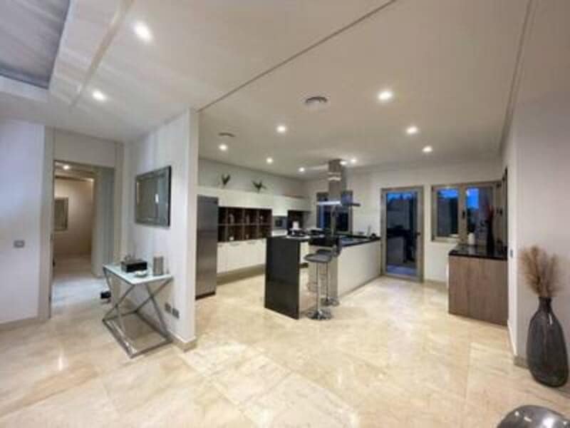 5 soveværelse Villa til salg i El Paraiso med swimmingpool garage - € 3.650.000 (Ref: 8126020)