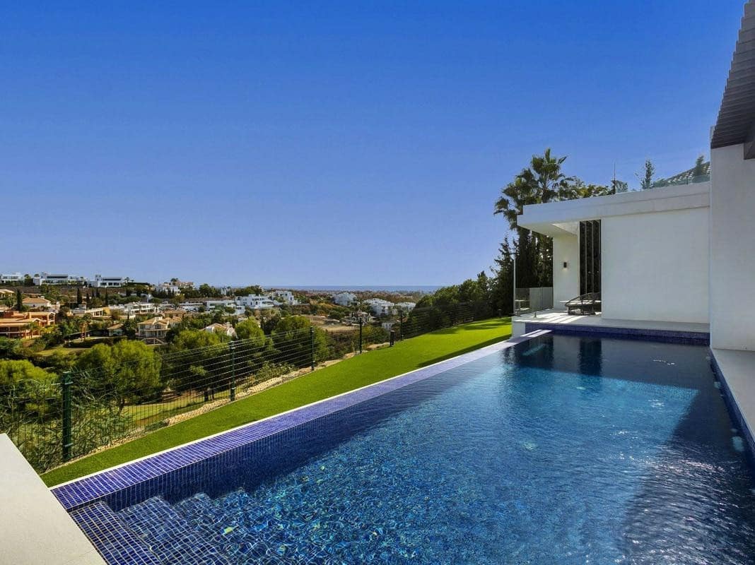 4 soveværelse Villa til salg i Benahavis med swimmingpool garage - € 3.495.000 (Ref: 8133635)