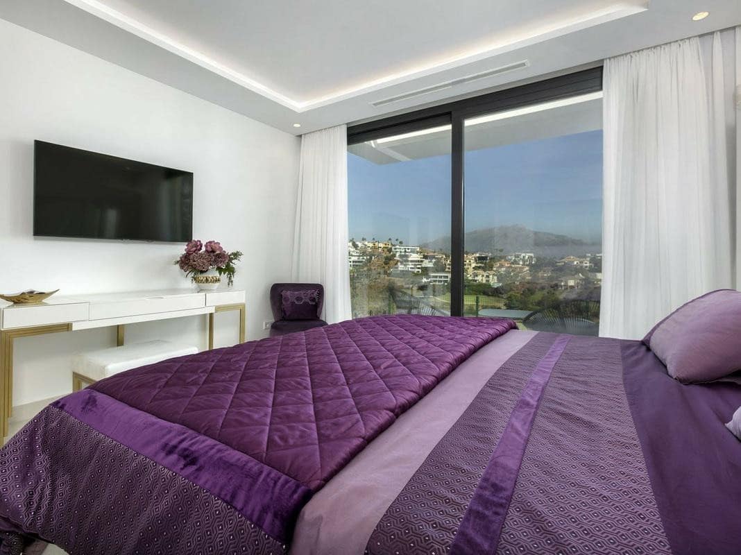 4 bedroom Villa for sale in Benahavis with pool garage - € 3,495,000 (Ref: 8133635)