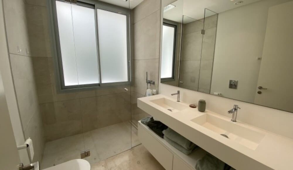 3 sypialnia Apartament na sprzedaż w Benahavis z basenem garażem - 940 000 € (Ref: 8138646)