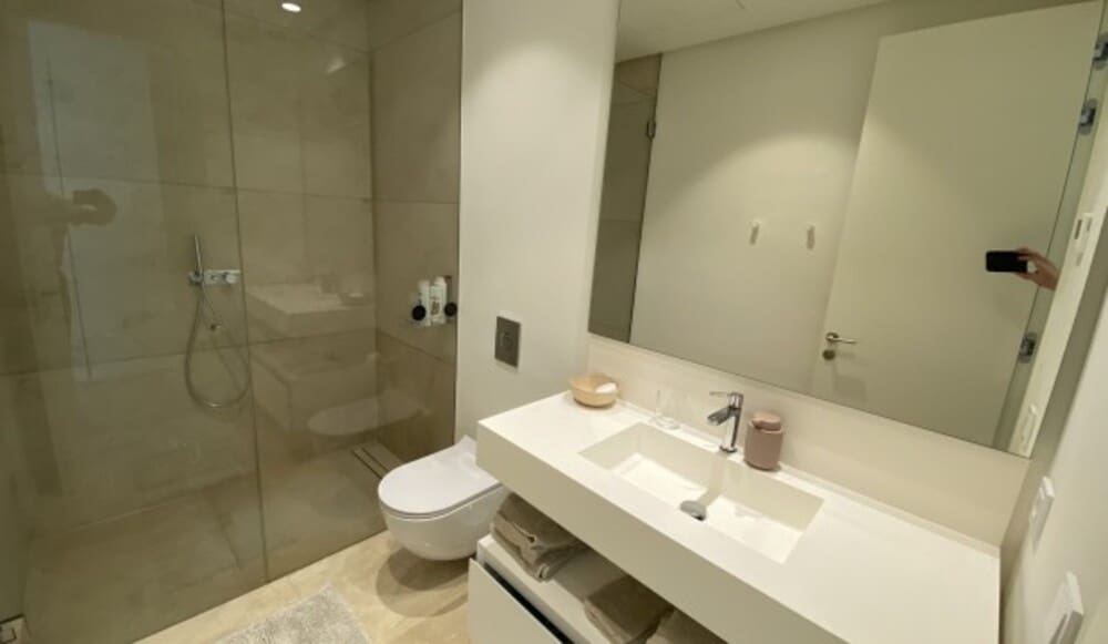 3 sypialnia Apartament na sprzedaż w Benahavis z basenem garażem - 940 000 € (Ref: 8138646)