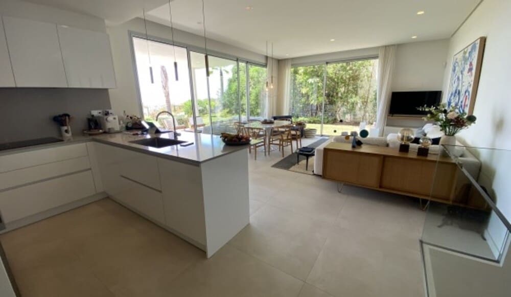 3 sypialnia Apartament na sprzedaż w Benahavis z basenem garażem - 940 000 € (Ref: 8138646)