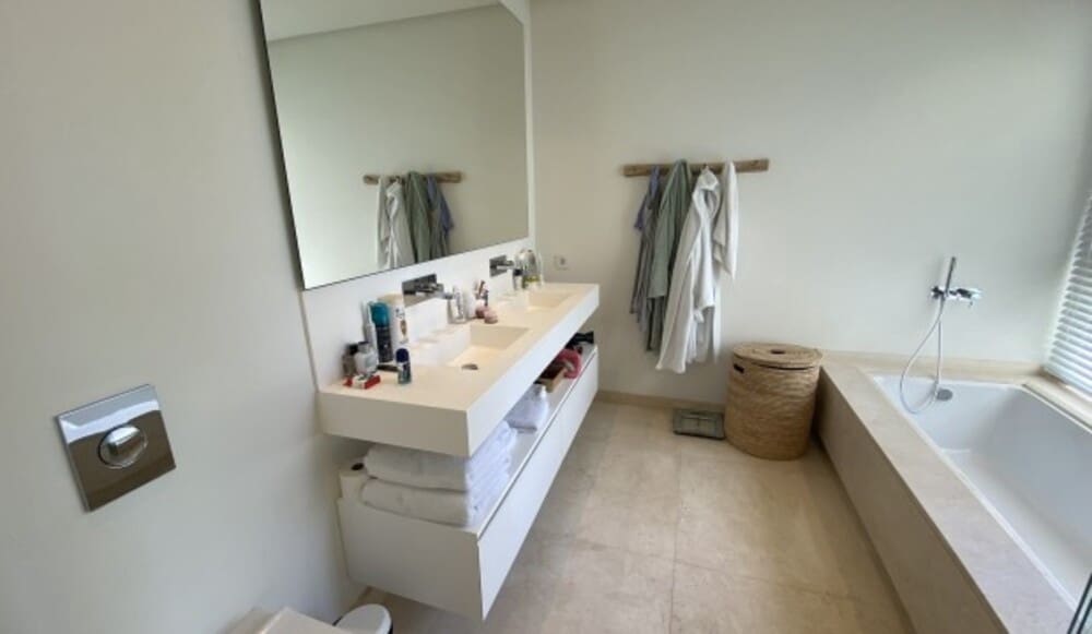 3 sypialnia Apartament na sprzedaż w Benahavis z basenem garażem - 940 000 € (Ref: 8138646)