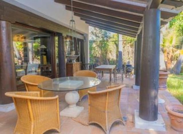 5 soveværelse Villa til salg i Guadalmina Baja, Marbella med swimmingpool garage - € 1.295.000 (Ref: 8142580)