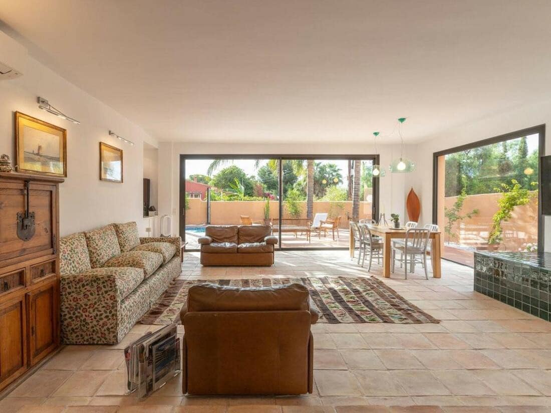 4 sypialnia Willa na sprzedaż w Marbella z basenem garażem - 1 650 000 € (Ref: 8142584)