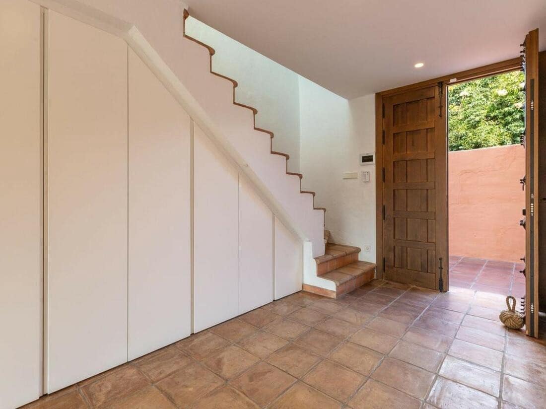 4 sypialnia Willa na sprzedaż w Marbella z basenem garażem - 1 650 000 € (Ref: 8142584)