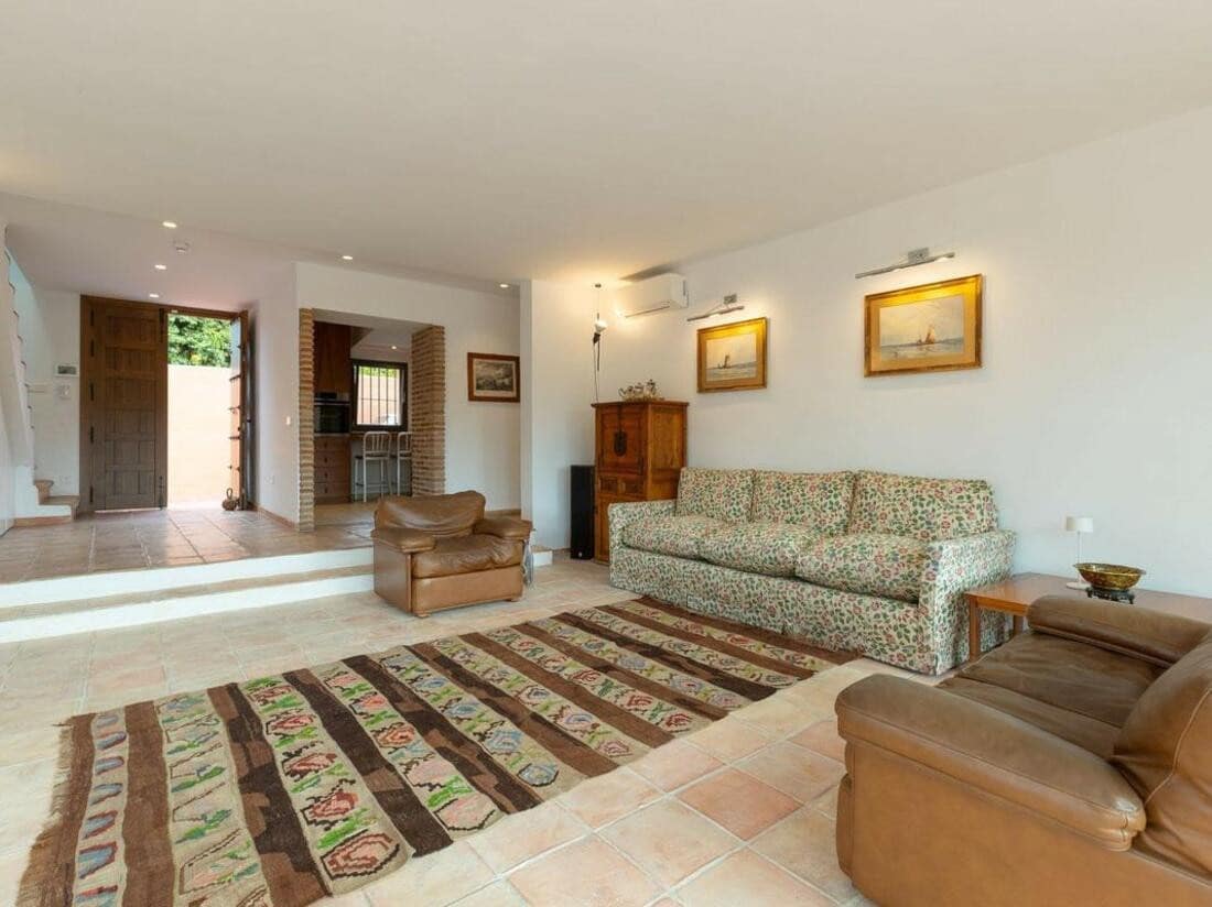 4 sypialnia Willa na sprzedaż w Marbella z basenem garażem - 1 650 000 € (Ref: 8142584)