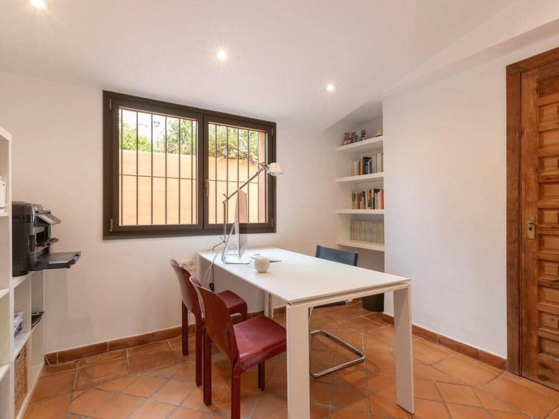 4 sypialnia Willa na sprzedaż w Marbella z basenem garażem - 1 650 000 € (Ref: 8142584)