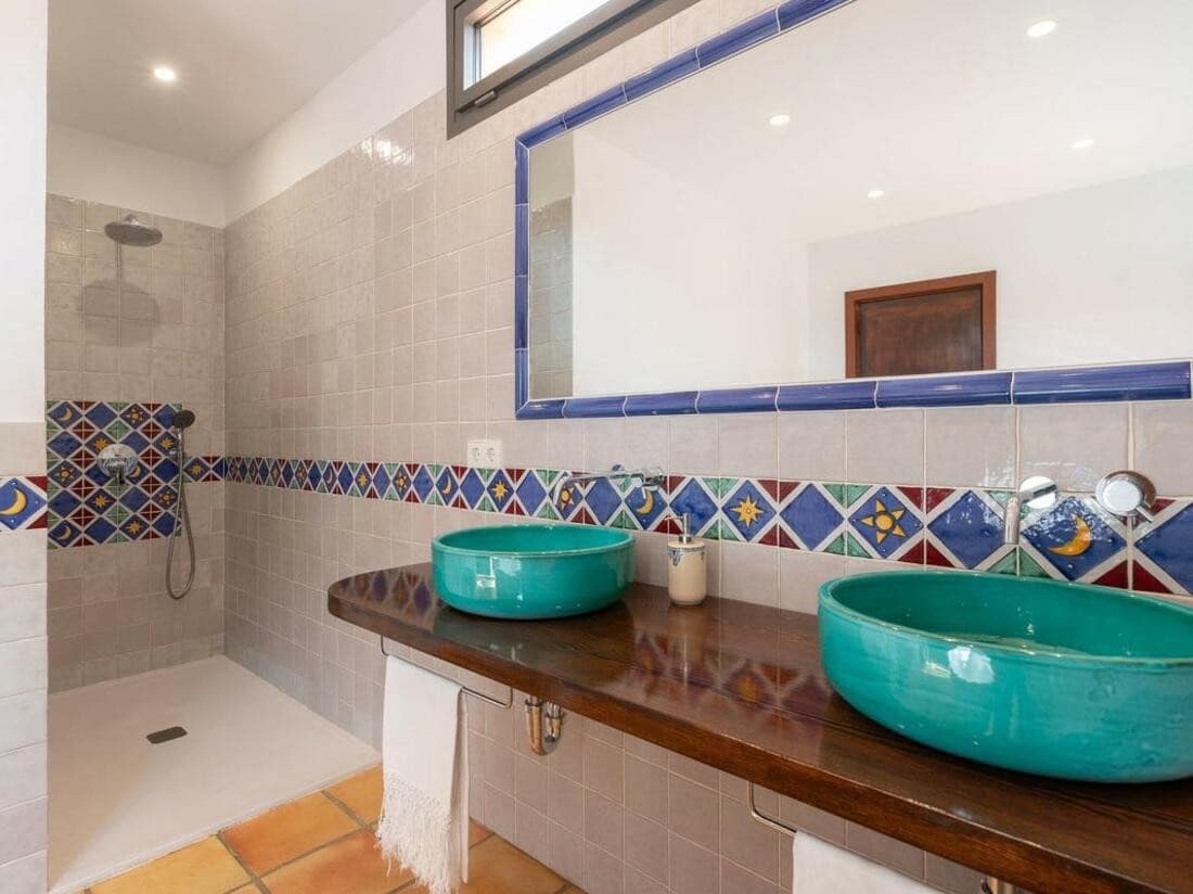 4 sypialnia Willa na sprzedaż w Marbella z basenem garażem - 1 650 000 € (Ref: 8142584)