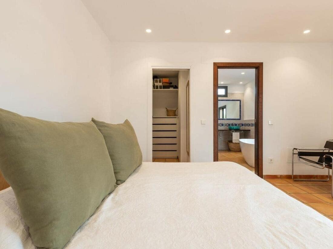 4 sypialnia Willa na sprzedaż w Marbella z basenem garażem - 1 650 000 € (Ref: 8142584)