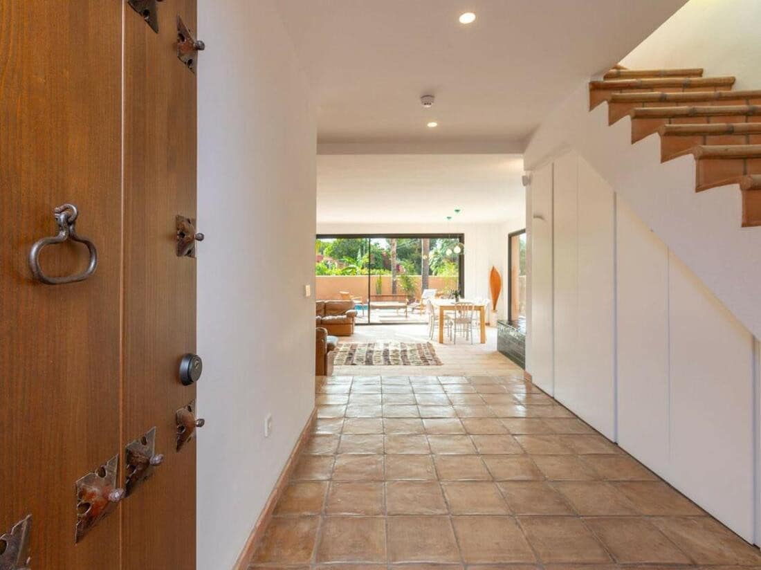 4 sypialnia Willa na sprzedaż w Marbella z basenem garażem - 1 650 000 € (Ref: 8142584)