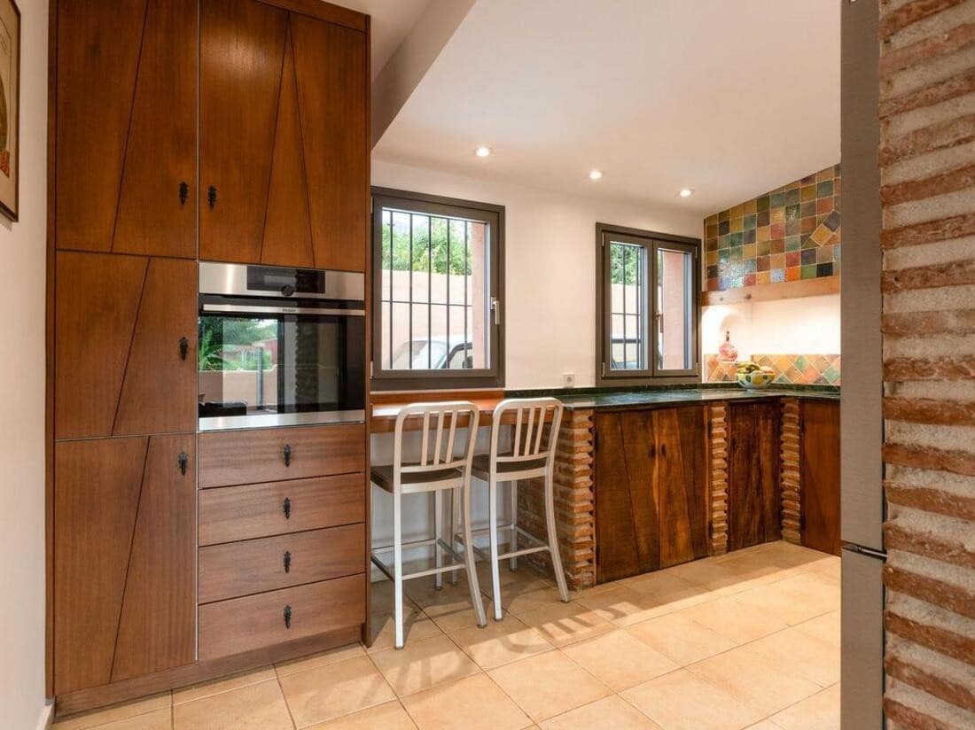 4 sypialnia Willa na sprzedaż w Marbella z basenem garażem - 1 650 000 € (Ref: 8142584)