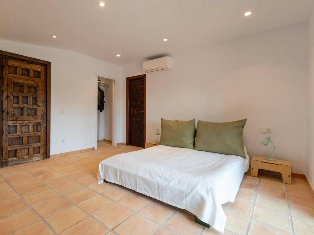 4 sypialnia Willa na sprzedaż w Marbella z basenem garażem - 1 650 000 € (Ref: 8142584)