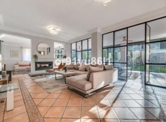 7 sypialnia Willa na sprzedaż w Guadalmina Alta, Marbella z basenem garażem - 1 640 000 € (Ref: 8142585)