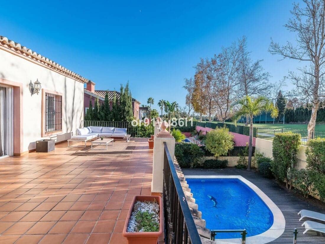 7 sypialnia Willa na sprzedaż w Guadalmina z basenem garażem - 1 640 000 € (Ref: 8142585)