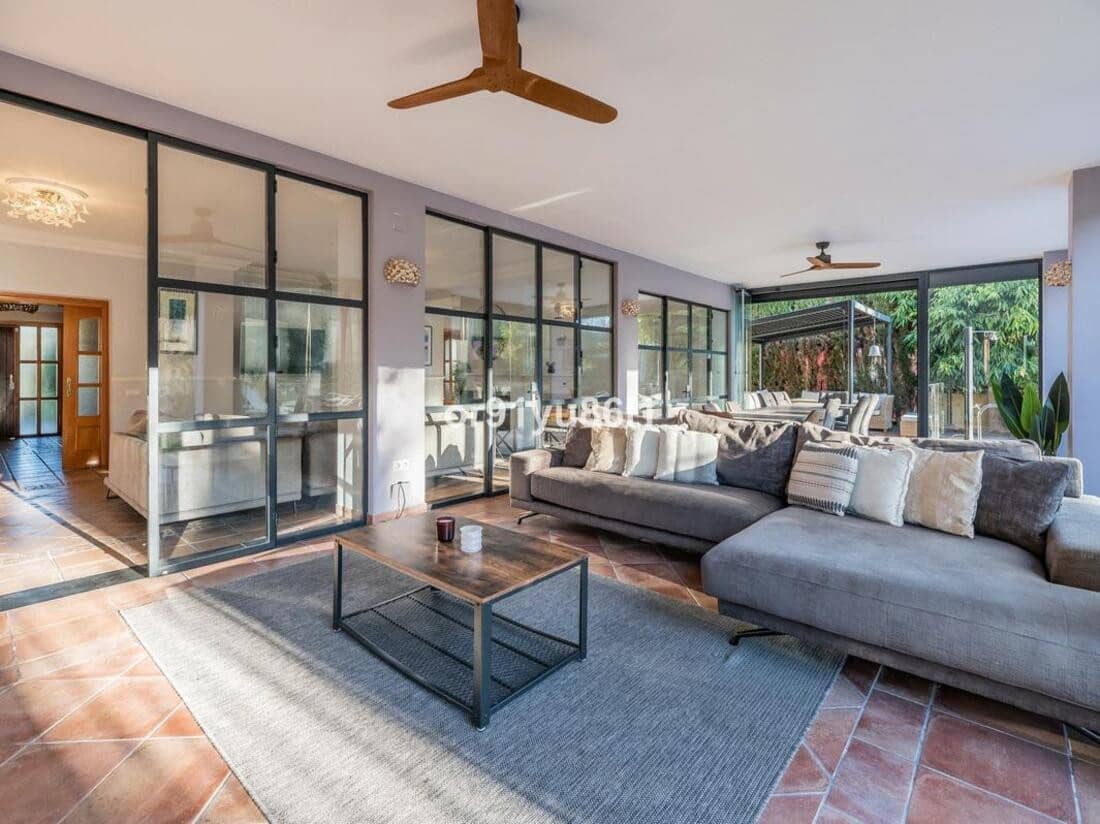 7 sypialnia Willa na sprzedaż w Guadalmina z basenem garażem - 1 640 000 € (Ref: 8142585)