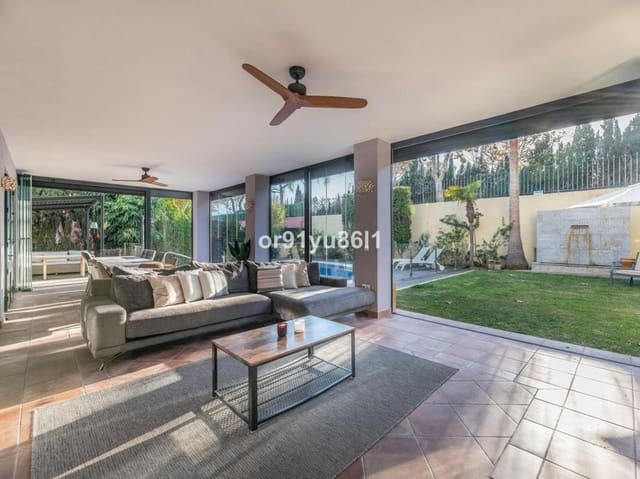 7 sypialnia Willa na sprzedaż w Guadalmina Alta, Marbella z basenem garażem - 1 640 000 € (Ref: 8142585)