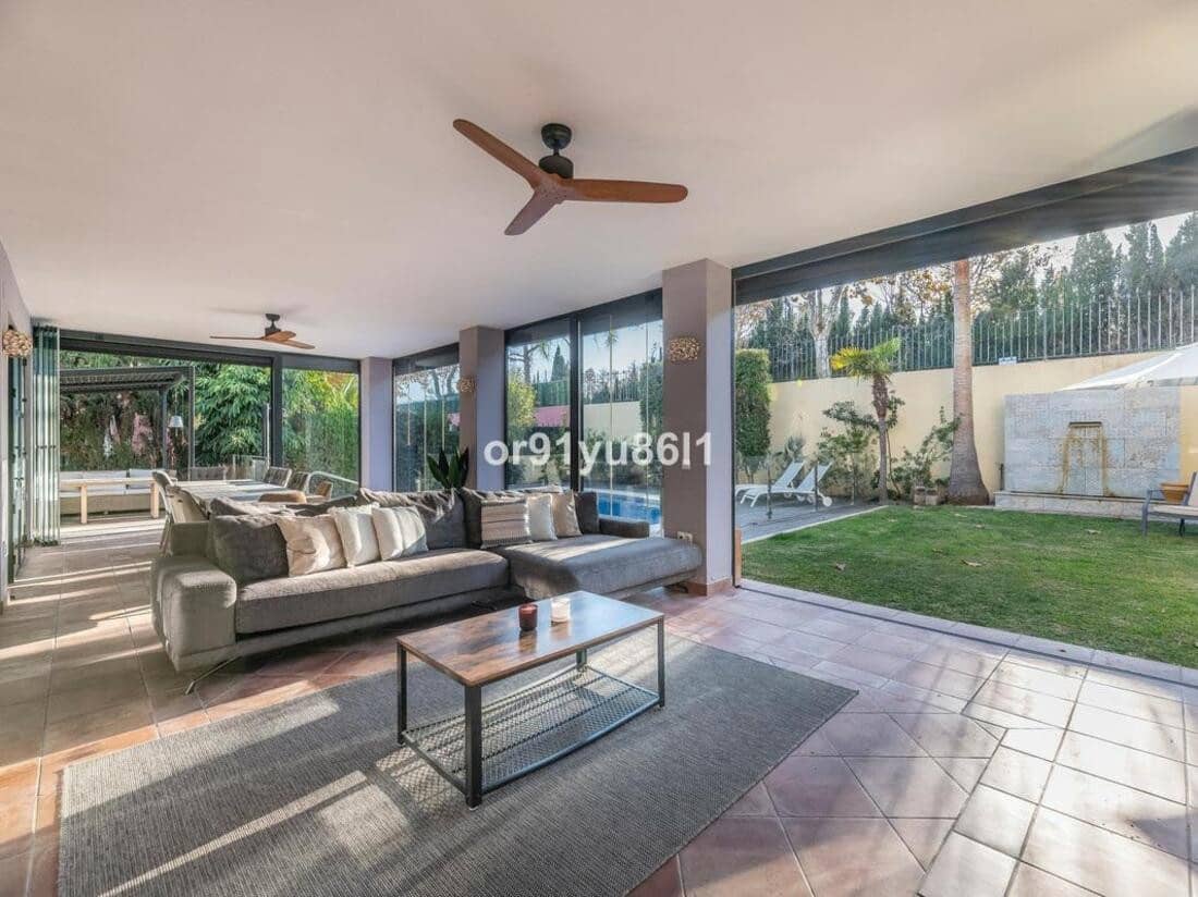 7 soveværelse Villa til salg i Guadalmina med swimmingpool garage - € 1.640.000 (Ref: 8142585)