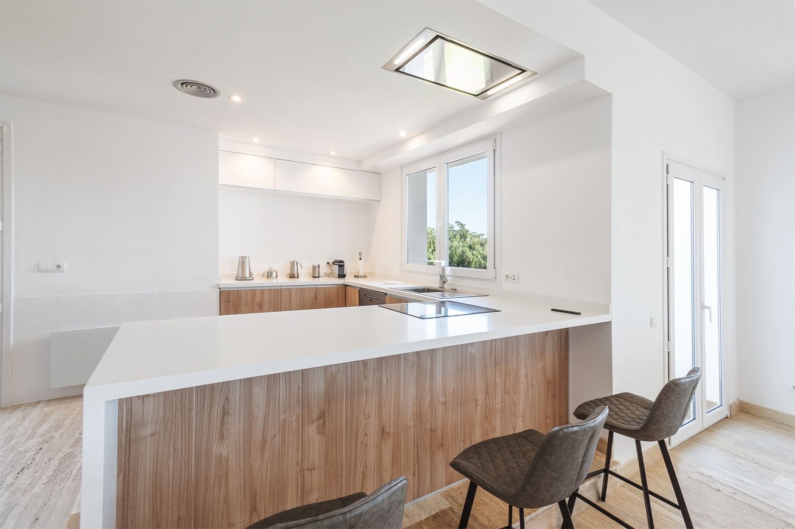 4 sypialnia Willa do wynajęcia w Manilva z basenem garażem - 8 000 € (Ref: 8154855)