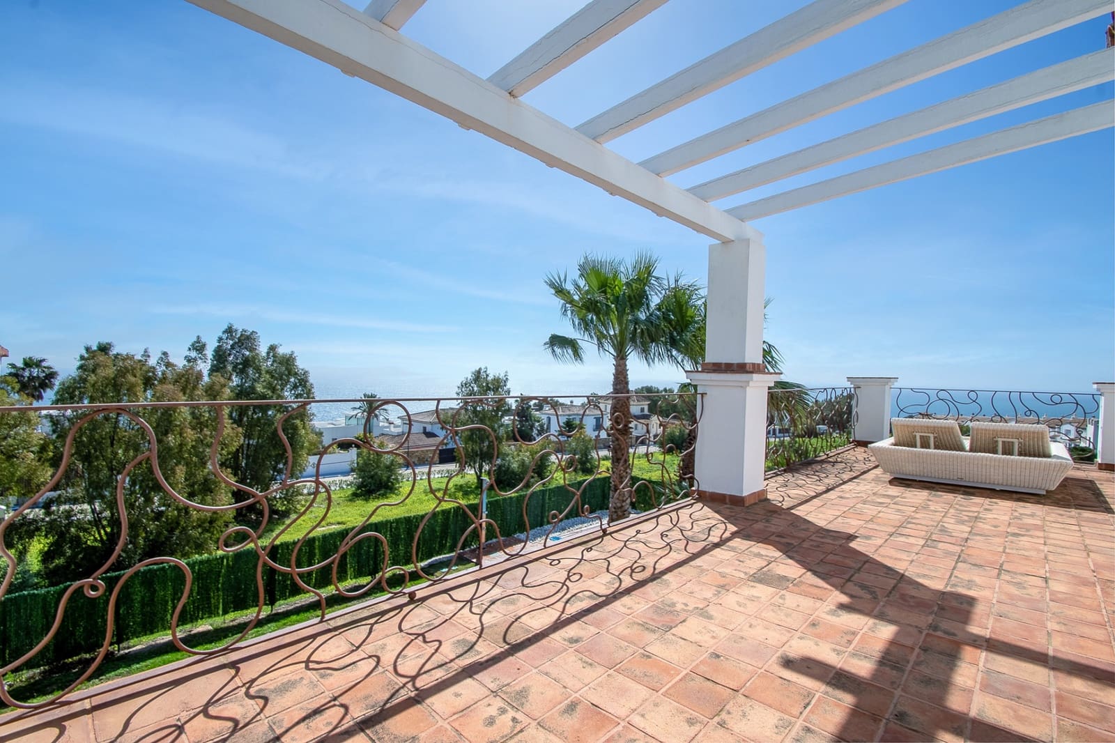 4 sypialnia Willa do wynajęcia w Manilva z basenem garażem - 8 000 € (Ref: 8154855)