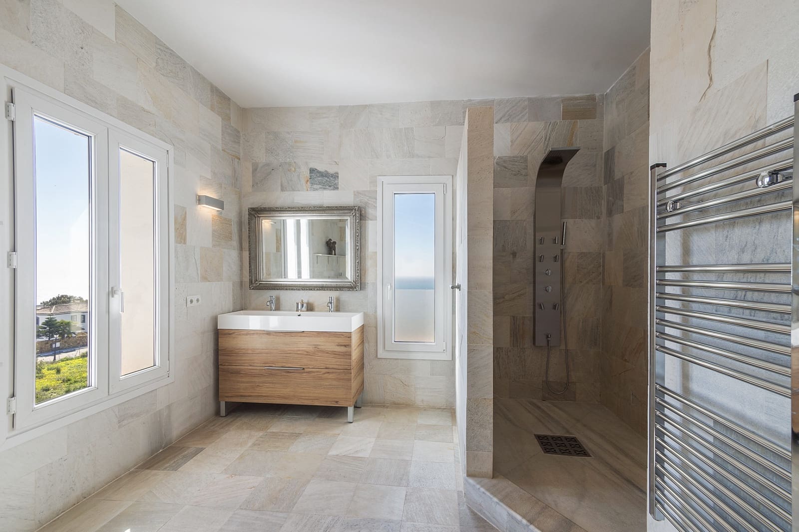 4 sypialnia Willa do wynajęcia w Manilva z basenem garażem - 8 000 € (Ref: 8154855)