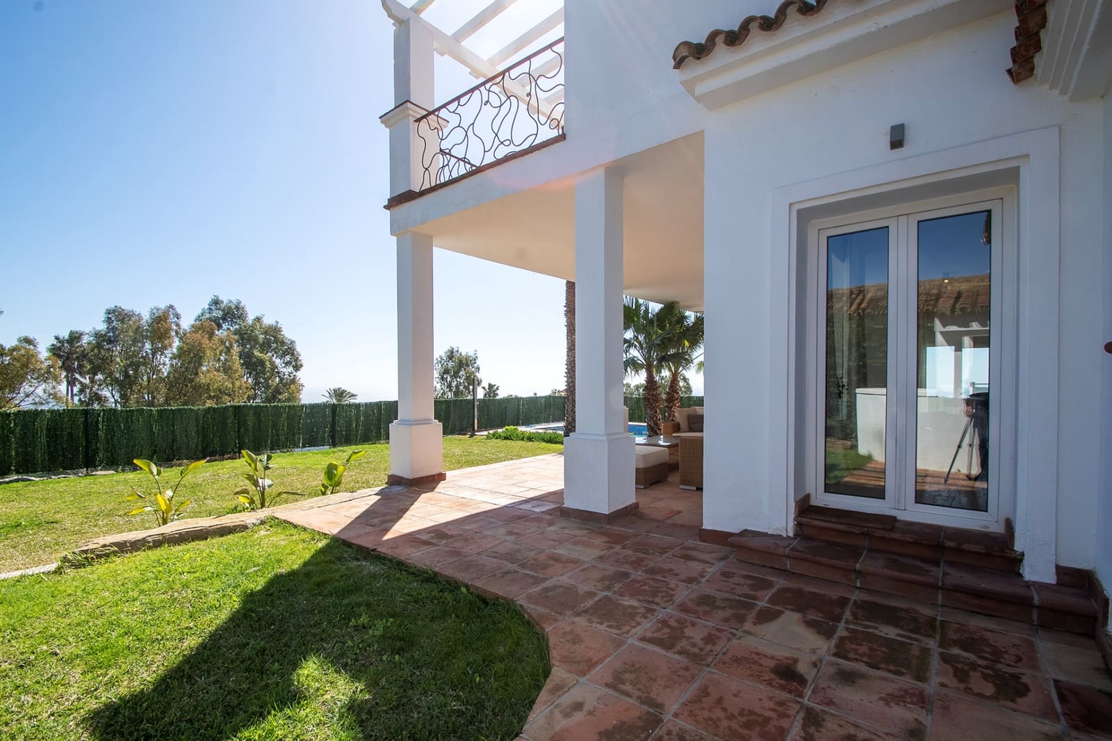 4 soverom Villa til leie i Manilva med svømmebasseng garasje - € 8 000 (Ref: 8154855)