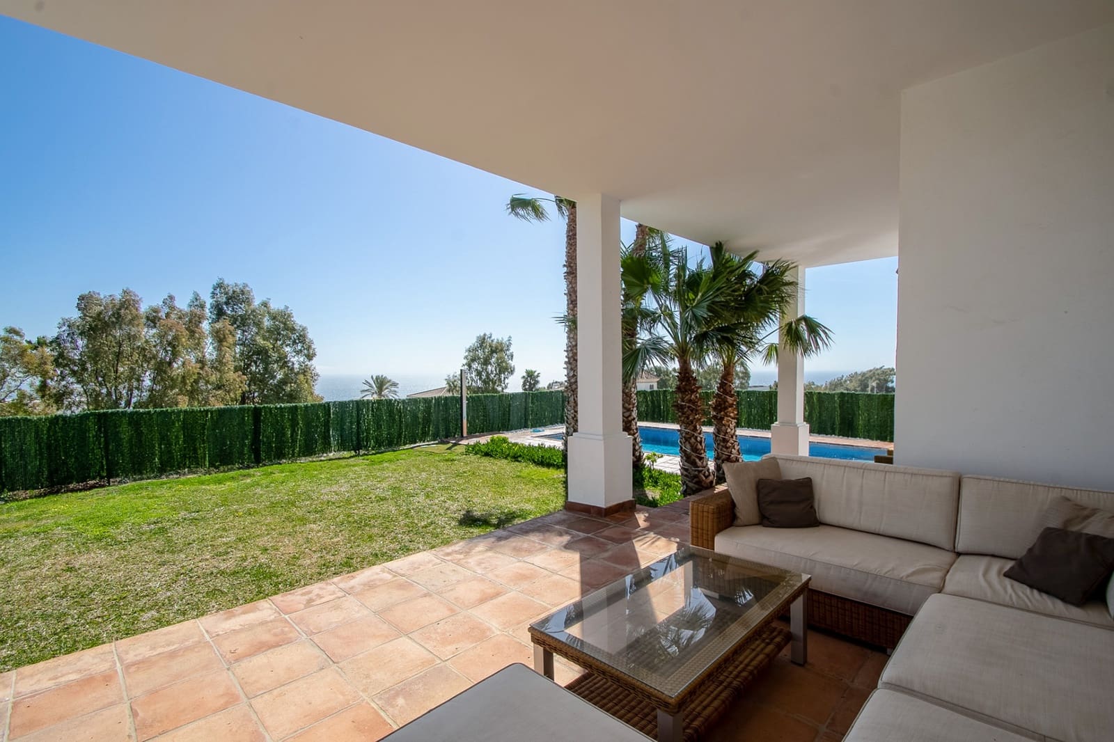 4 soverom Villa til leie i Manilva med svømmebasseng garasje - € 8 000 (Ref: 8154855)