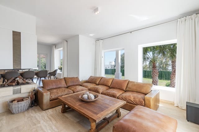 4 soverom Villa til leie i Manilva med svømmebasseng garasje - € 8 000 (Ref: 8154855)