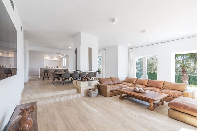 4 soverom Villa til leie i Manilva med svømmebasseng garasje - € 8 000 (Ref: 8154855)