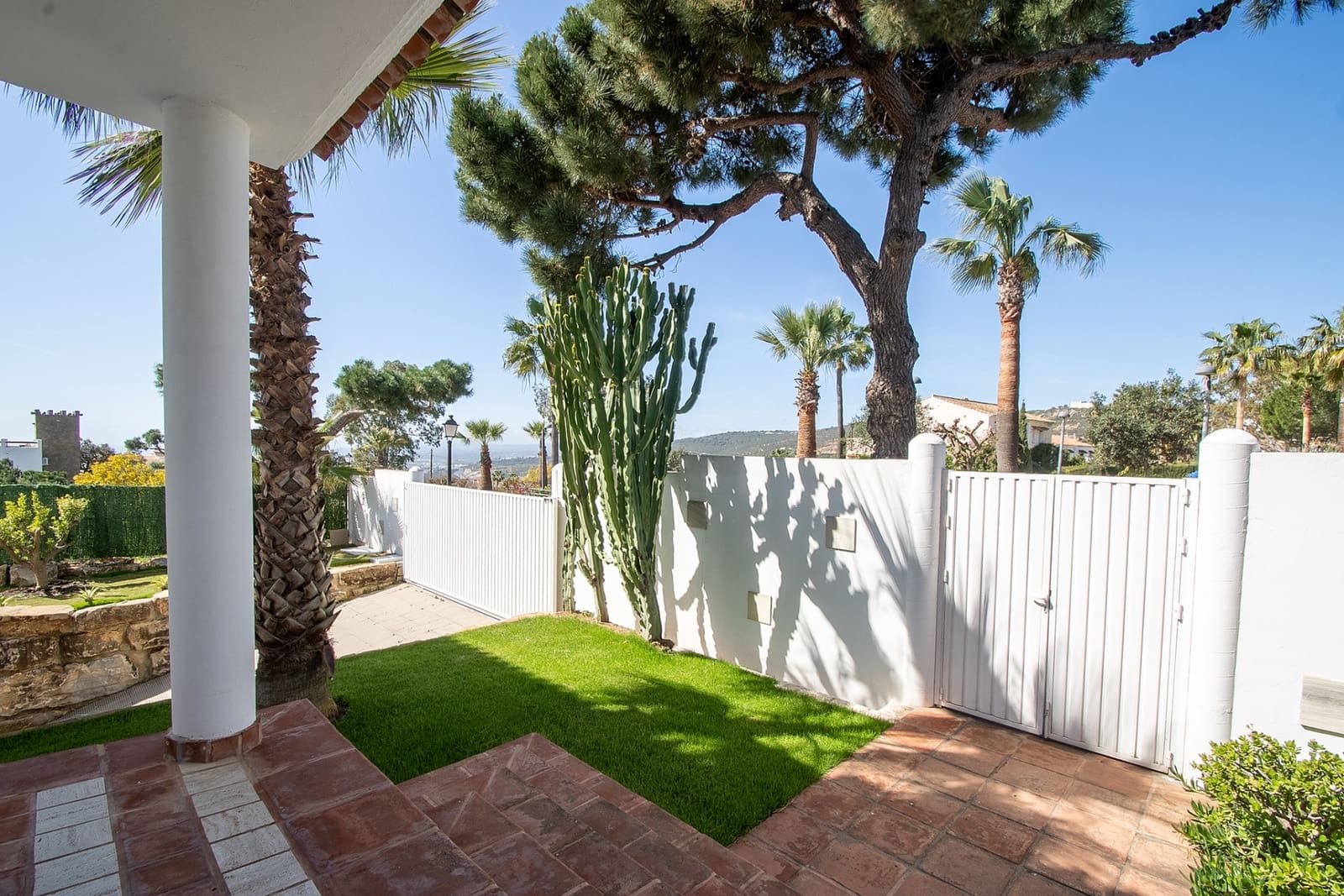 4 soverom Villa til leie i Manilva med svømmebasseng garasje - € 8 000 (Ref: 8154855)