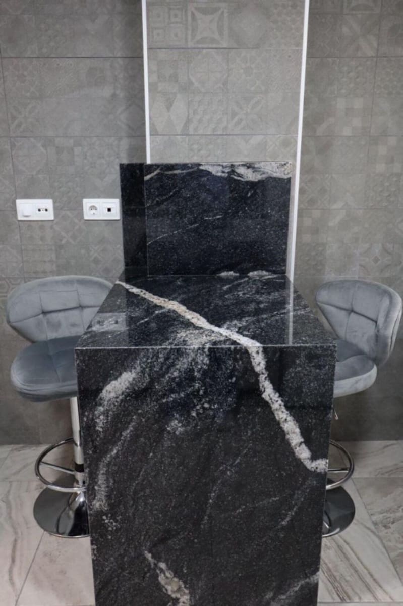 Apartamento de 2 habitaciones en San Pedro de Alcantara en venta con piscina garaje - 695.000 € (Ref: 8161243)