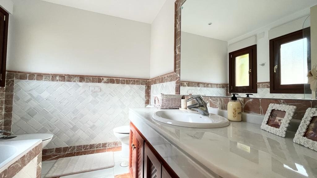 3 makuuhuone Huoneisto myytävänä paikassa Marbella mukana uima-altaan 
autotalli - 975 000 € (Ref: 8183667)