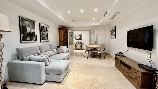 3 makuuhuone Huoneisto myytävänä paikassa Lomas De Marbella, Marbella mukana uima-altaan 
autotalli - 975 000 € (Ref: 8183667)