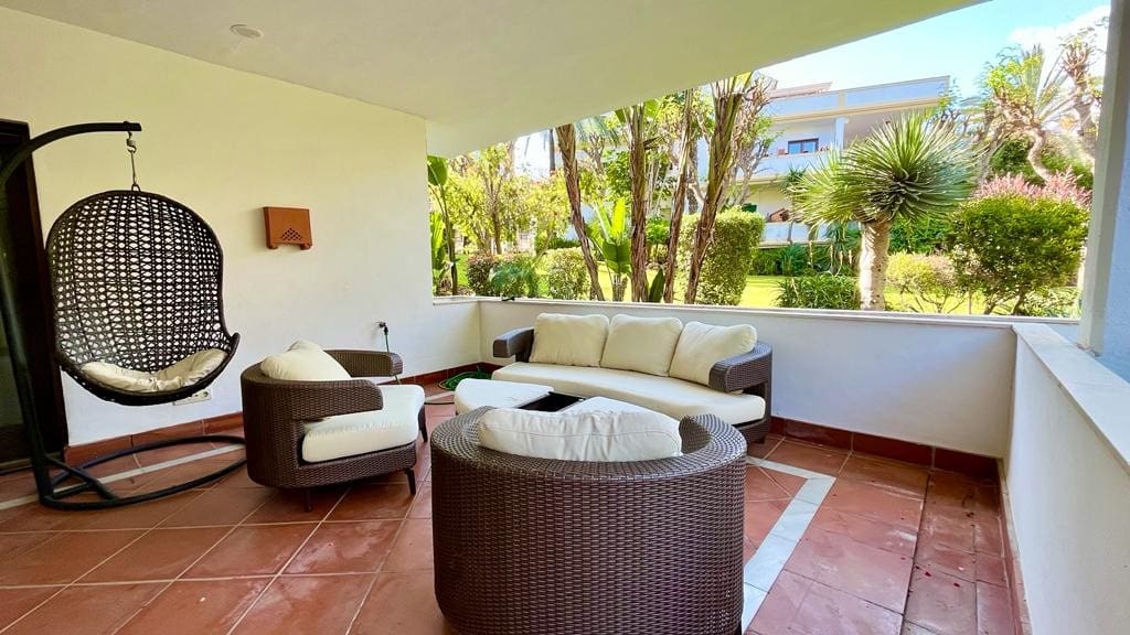 3 makuuhuone Huoneisto myytävänä paikassa Marbella mukana uima-altaan 
autotalli - 975 000 € (Ref: 8183667)