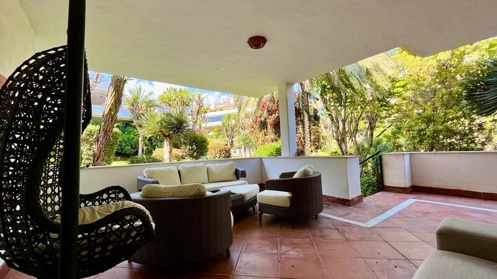 3 makuuhuone Huoneisto myytävänä paikassa Marbella mukana uima-altaan 
autotalli - 975 000 € (Ref: 8183667)