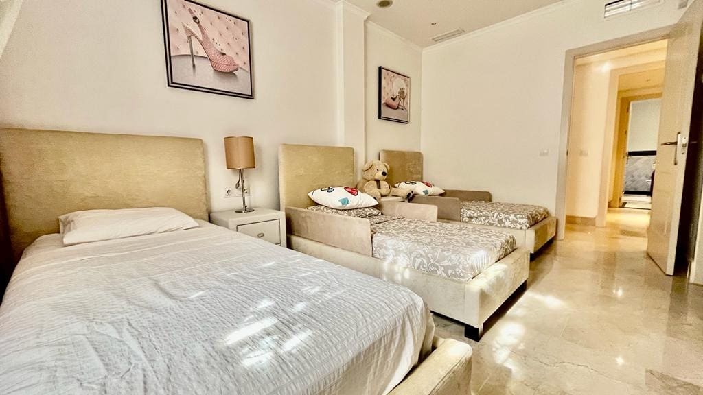 3 makuuhuone Huoneisto myytävänä paikassa Marbella mukana uima-altaan 
autotalli - 975 000 € (Ref: 8183667)