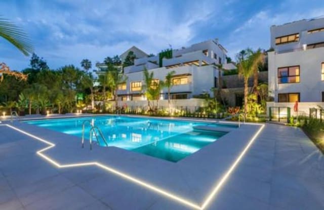 3 sovrum Lägenhet till salu i Lomas De Marbella, Marbella med pool garage - 975 000 € (Ref: 8183667)