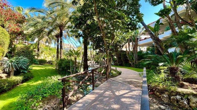 3 sovrum Lägenhet till salu i Lomas De Marbella, Marbella med pool garage - 975 000 € (Ref: 8183667)